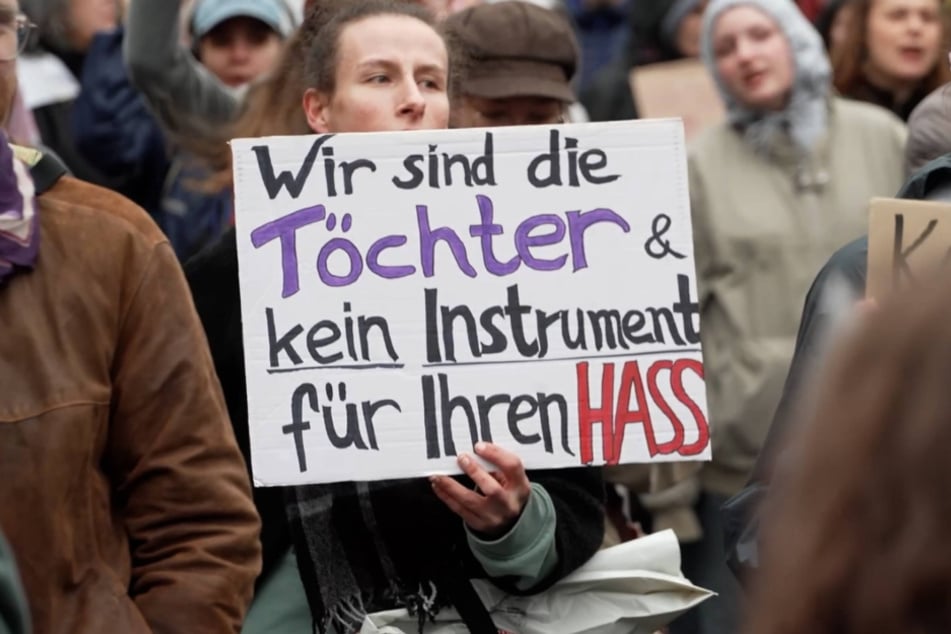 Auch die von Merz angesprochenen Töchter meldeten sich in Köln zu Wort.
