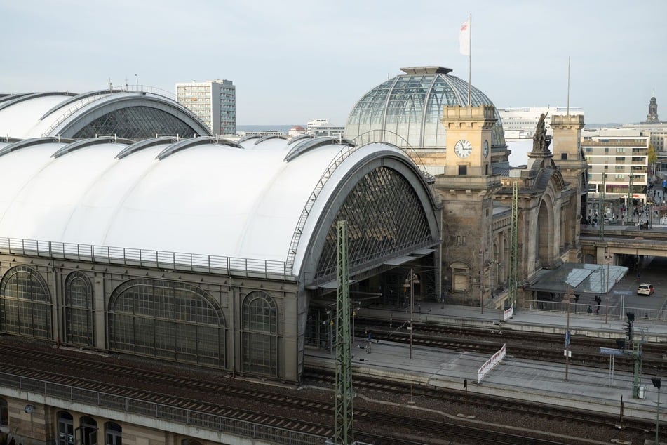 Der Dresdner Hauptbahnhof ist bereits seit vielen Jahren ein Hotspot der Kriminalität in Dresden. Durch mehr Polizeipräsenz soll dem nun entgegengewirkt werden.