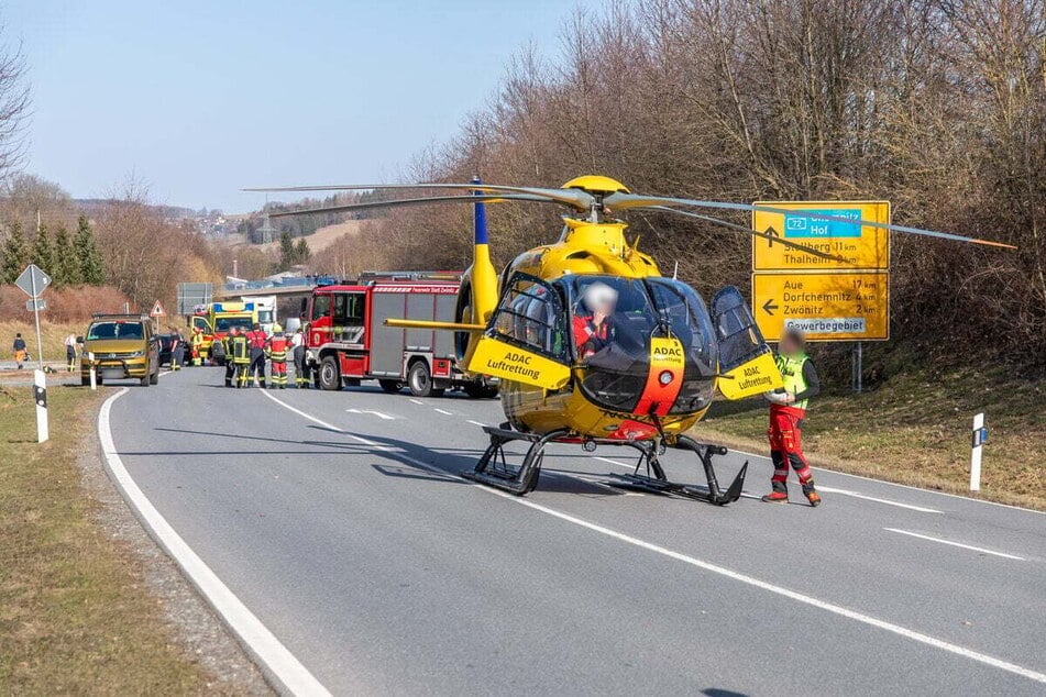 Die S258 musste komplett gesperrt werden. Ein Rettungshubschrauber war im Einsatz.