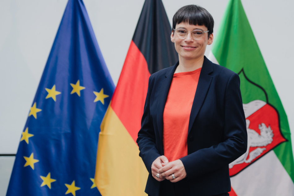 Die 40-jährige Josefine Paul (Grüne) wurde erst vor knapp zwei Wochen im NRW-Kabinett als Familienministerin berufen.