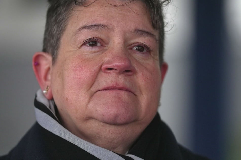 Sylke (58) aus Leipzig ist auf der Suche nach ihrer leiblichen Familie.