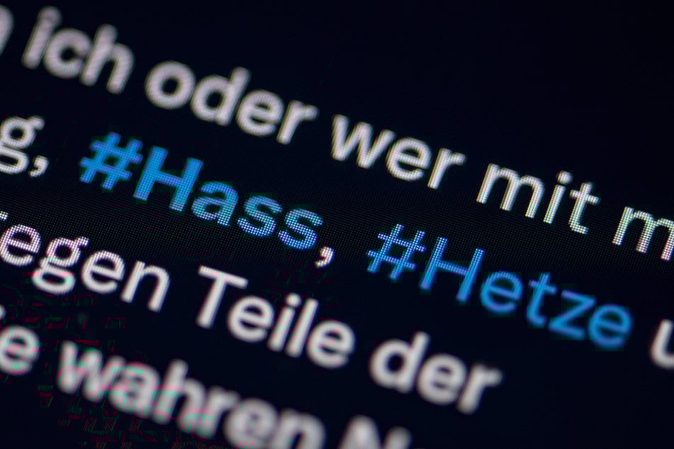 Insbesondere Frauen seien oft von sexistischen Kommentaren betroffen.