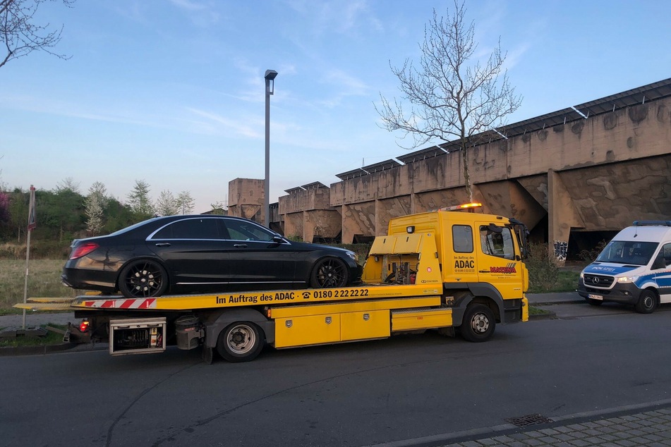Auch in Gelsenkirchen war die Polizei am "Car-Freitag" mit zahlreichen Kräften im Einsatz und stellte mehrere Autos sicher.
