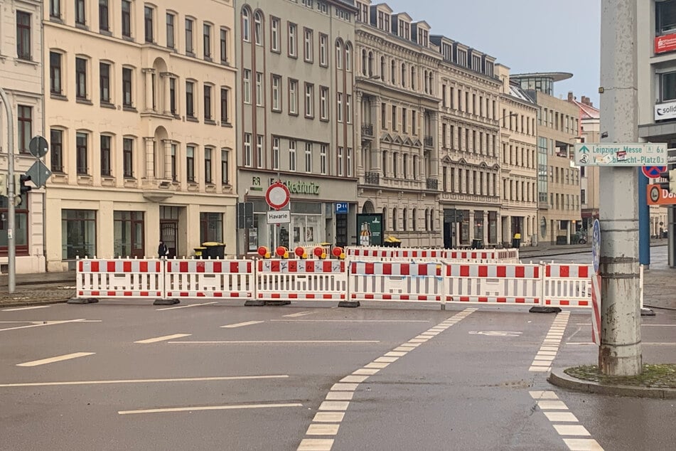 Die Eutritzscher Straße ist ab der Kreuzung zur Berliner Straße stadtauswärts gesperrt.