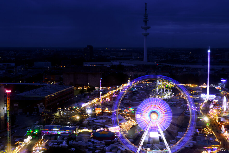 Im Rahmen des CSD findet auch in diesem Jahr am Donnerstag der Regenbogentag auf dem Hamburger Dom statt.