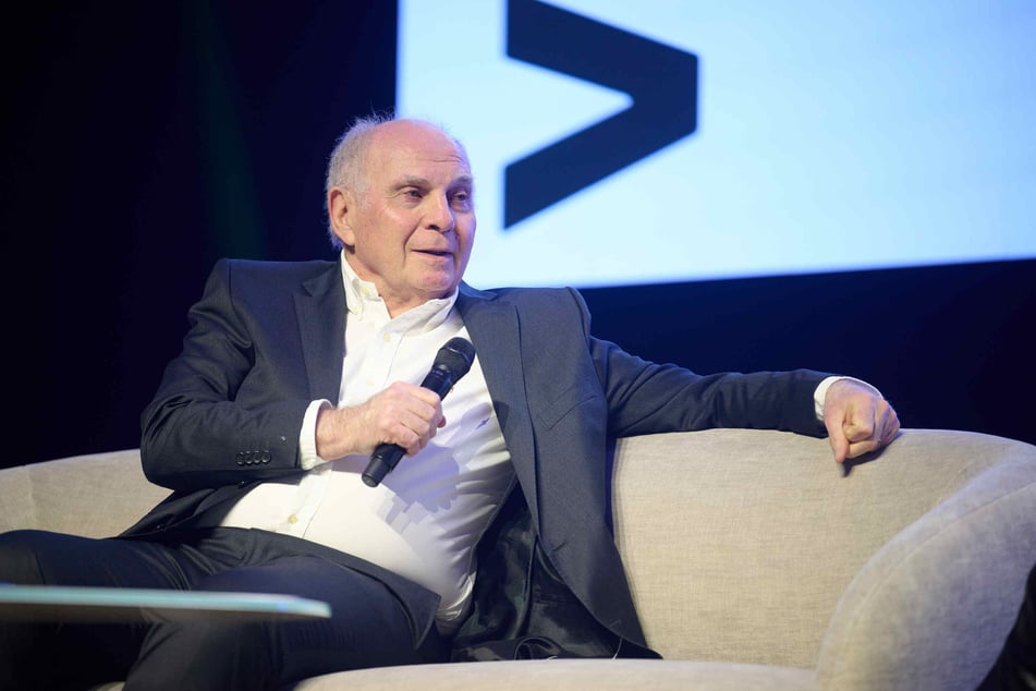 Uli Hoeneß (74) fühlt sich von der FIFA-Preispolitik an die NFL erinnert.