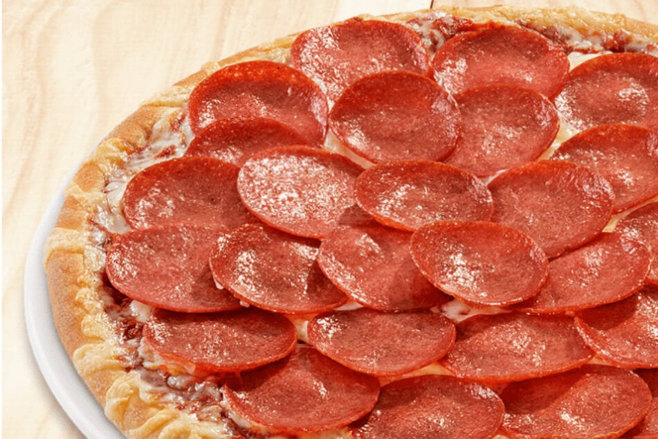 Die Pizza Dallas mit doppelt Salami und Käse ist der Klassiker unter den Smiley's Pizzen.