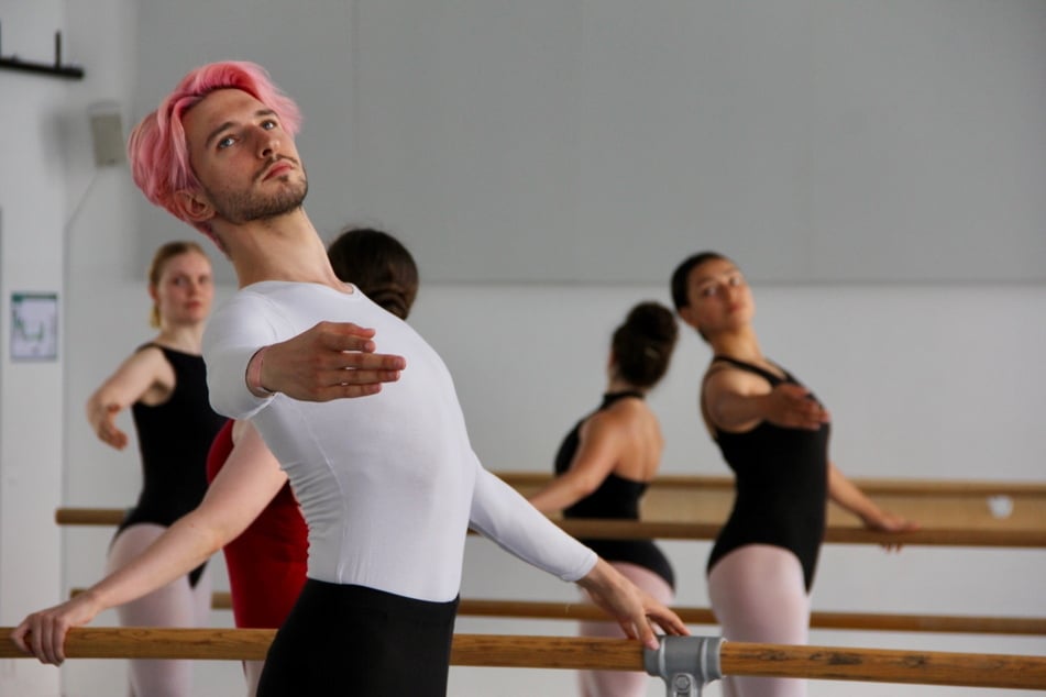 Da trug er noch Pink: Tony während seiner dreijährigen Bühnentanz-Ausbildung in Berlin.