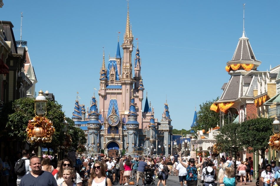 Disneyland-Mitarbeiter sprachen Nicole Arena auf ihr "unangemessenes" Outfit an. (Symbolfoto)
