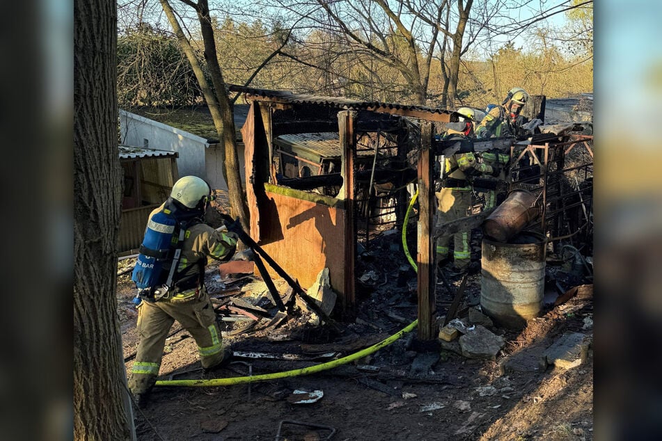 In Burg bei Magdeburg brannte am Samstag eine Gartenlaube.