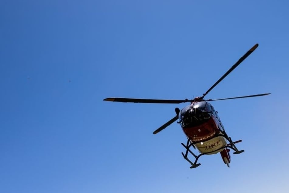 Motorradfahrer überholt und kracht frontal in weiteren Biker: 44-Jähriger stirbt