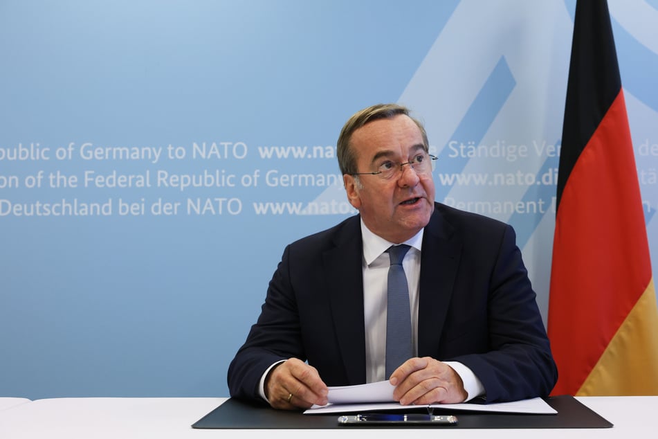 Bundesverteidigungsminister Boris Pistorius (65, SPD) stellt der Ukraine weitere Rüstungshilfe in Aussicht.