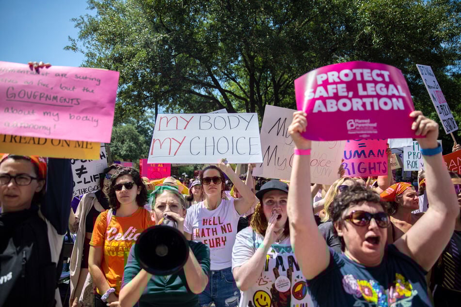 Texas bill allowing private citizens to sue over abortion pills heads to Abbott's desk
