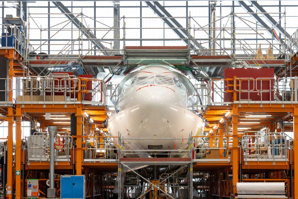 Alles muss raus: Die Elbeflugzeugwerke (EFW) sind spezialisiert auf den Umbau von Passagier- auf Frachtflugzeugen.