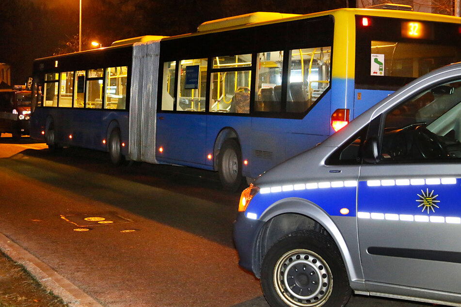 In einem Nachtbus in Chemnitz wurde offenbar Reizgas versprüht. (Archivbild)