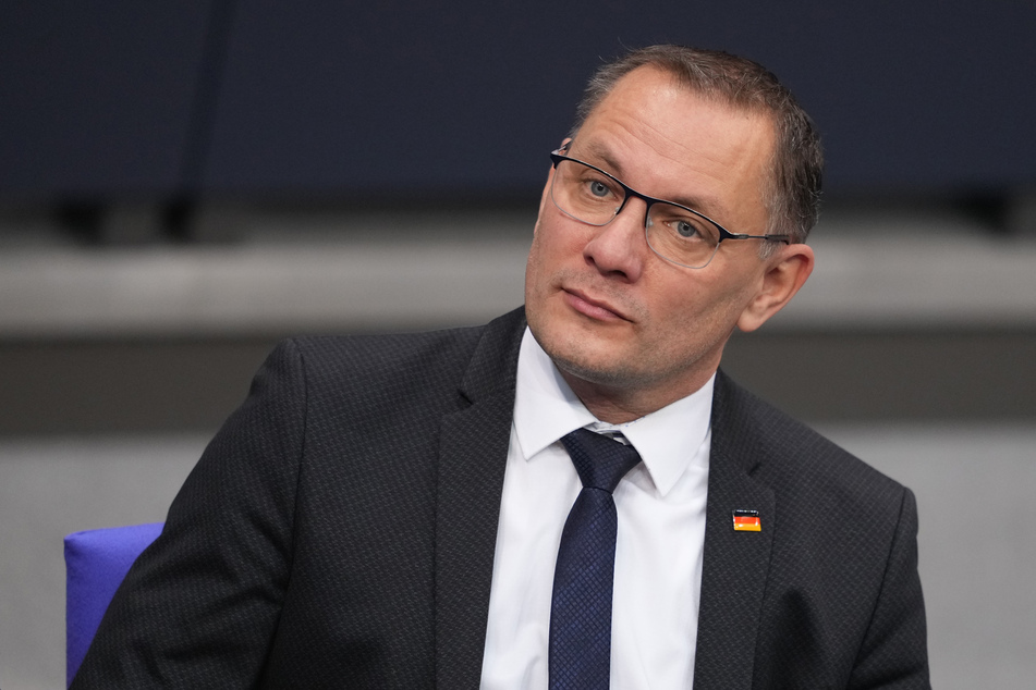 AfD-Fraktionsvorsitzende Tino Chrupalla (46) lehnt die allgemeine Impfpflicht ab.