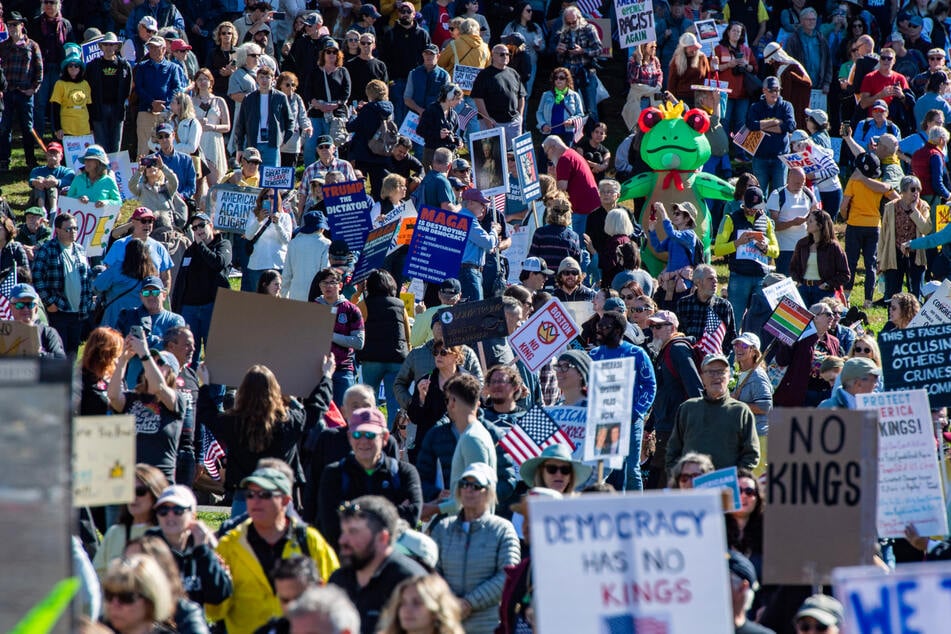 Anti-Trump protestors flood the streets as "No Kings" rallies sweep the US