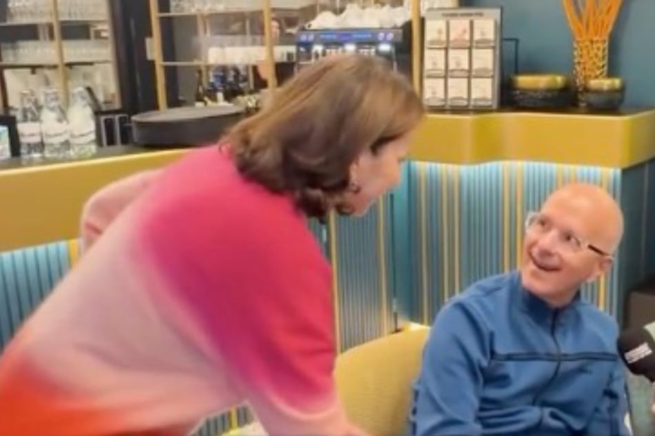 Claudia Obert: Claudia Obert crasht Interview: "Ich glaub', der macht mich an, der Stromberg"