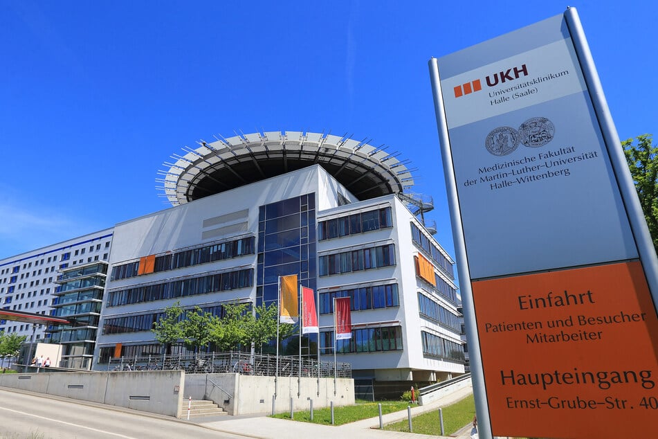 Im Universitätsklinikum Halle wurde ein toter Mitarbeiter gefunden.
