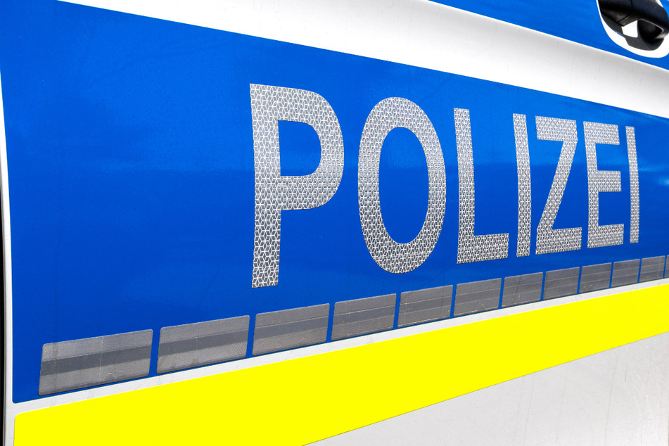 Razzia gegen Räuber-Duo in Sachsen-Anhalt: Polizei nimmt 23-Jährigen fest, aber wo steckt seine Komplizin?