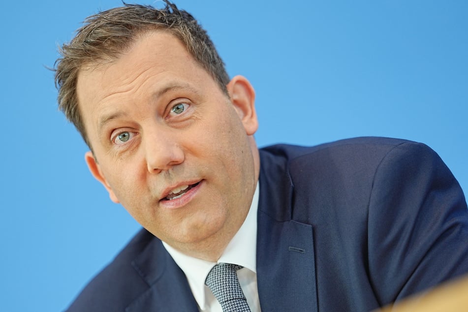 Vizekanzler und Bundesfinanzminister Lars Klingbeil (48, SPD) wird am Mittwoch in den Kölner Messehallen erwartet.