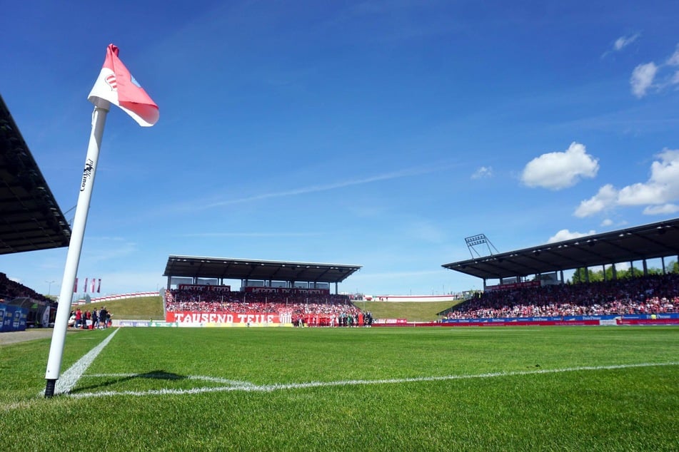 Heimfestung GGZ-Arena: Seit August 2024 haben die Schwäne in der Regionalliga zu Hause nicht mehr verloren.