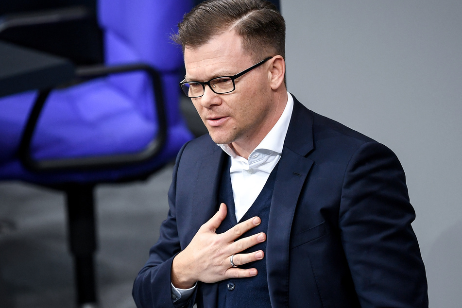 Der Parlamentarische Geschäftsführer der SPD, Carsten Schneider, fordert eine stärkere Beteiligung der Bundesländer an den Corona-Hilfsmaßnahmen.
