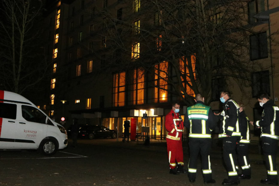 Nach zahlreichen Coronafällen soll eine Pflegeeinrichtung in der Gensinger Straße in Berlin-Lichtenberg evakuiert werden.