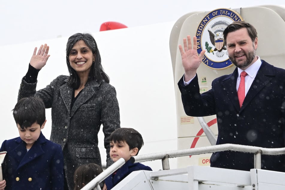 US Vice President JD Vance (r.) arrived in Munich on Thursday for the annual Munich Security Conference, which starts Friday.