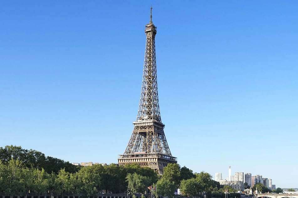 In der neuen BVG-Kampagne wird Paris aufs Korn genommen.