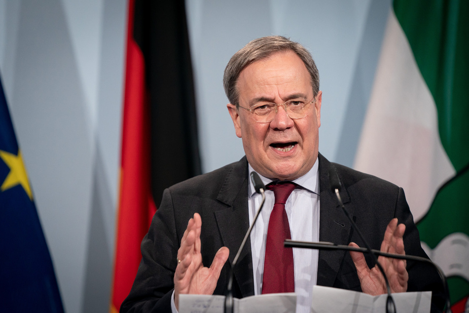 Laschet im NRW-Landtag: Es soll vor allem um die dritte Welle gehen