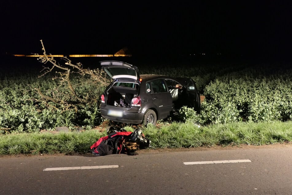 Warum der 27-Jährige von der Fahrbahn abkam, ist bisher unklar.