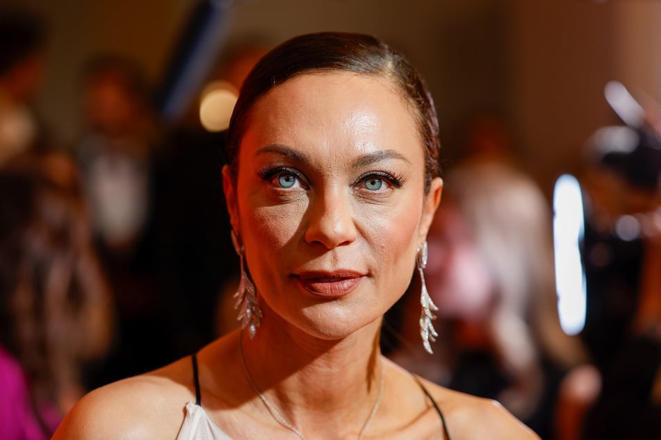 Der verlorene Zivilprozess von Dschungelkönigin Lilly Becker (48) war Anlass genug für den Comedian, die heftigen Vorwürfe gegen die Damenwelt zu erheben.