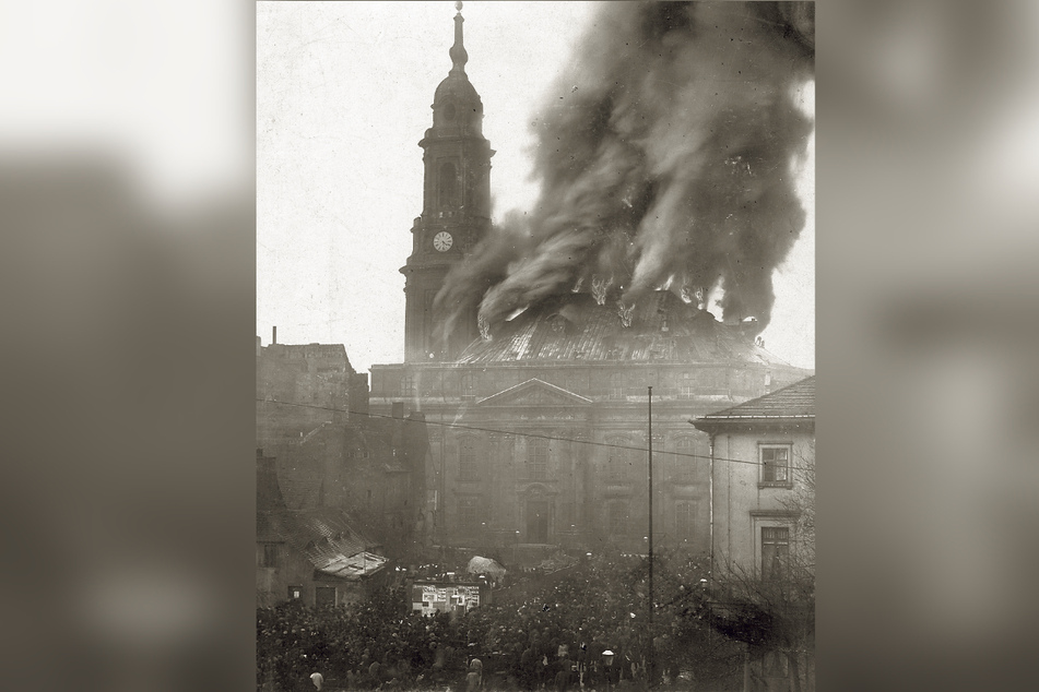 Der Brand der Kreuzkirche am 16. Februar 1897.