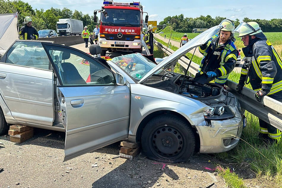 Völlig zerstört wurde der Audi der 55-Jährigen bei dem schweren Crash auf der B28.