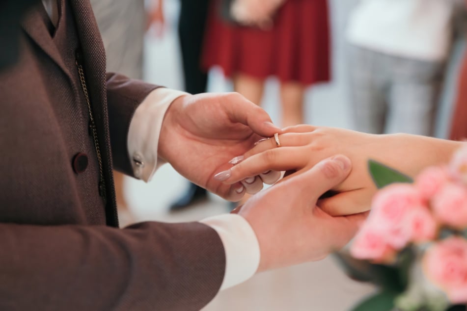Die eigene Hochzeit ist für viele Menschen der schönste Tag im Leben. (Symbolbild)