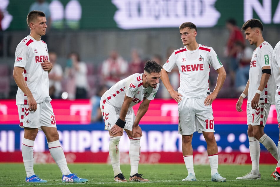 Stand bisher mit seinen Team-Kameraden nur selten während einer Partie auf dem Rasen: Marvin Obuz (22, z.v.r) will in der Rückrunde öfter spielen. (Archivbild)