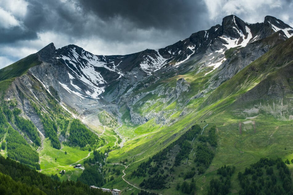 Der Mann hatte sich bereits seit Dienstag in einem Dorf in den französischen Alpen verschanzt. Am Mittwoch wurde er von Sicherheitskräften getötet. (Symbolbild)