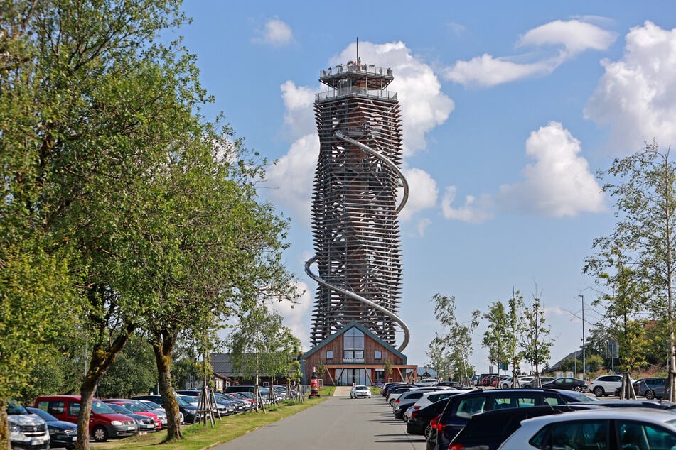 Blick auf den Harzturm am Torfhaus. Der Harzturm gehört zu den beliebten Ausflugszielen im Harz. (Archiv)
