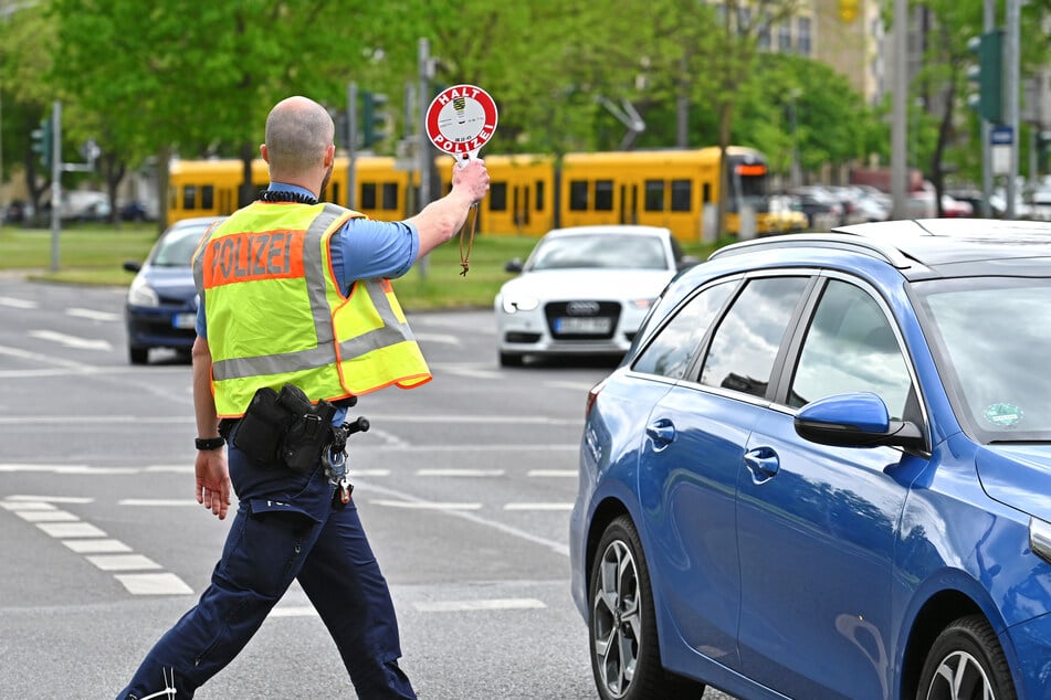 Seit Montag bis inklusive Freitag werden getunte Fahrzeuge wie hier am Georgplatz aus dem Verkehr gewunken.
