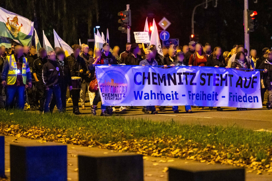 Jeden Montag gehen auch in Chemnitz weiterhin zahlreiche Demonstranten auf die Straße.