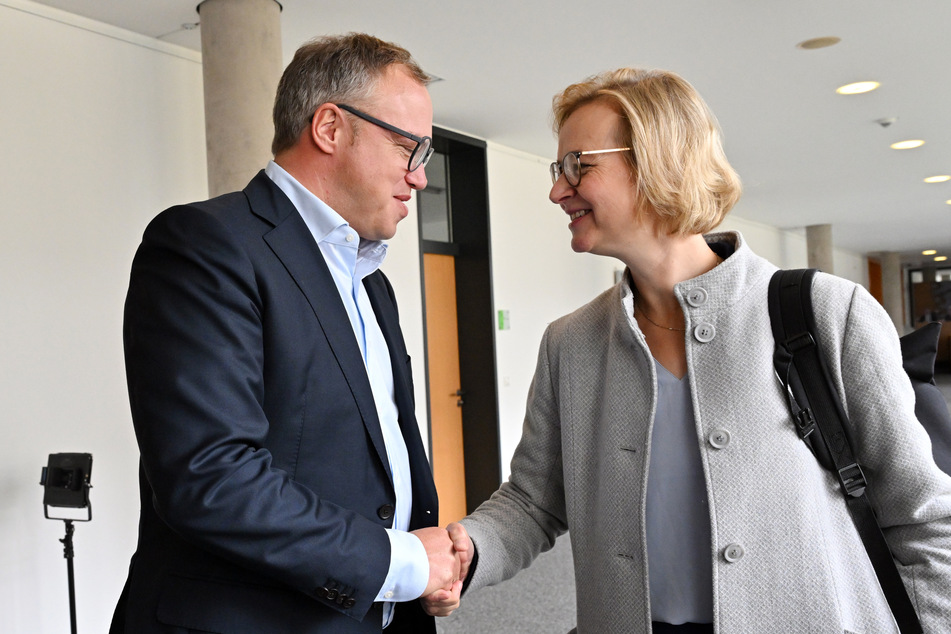 Mario Voigt (47, CDU, l.) und Katja Wolf (48, BSW, r.) könnten bald zusammen in Thüringen regieren.