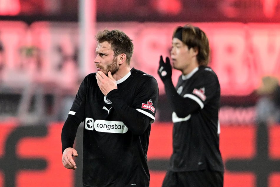 Tomoya Ando (27, r.) und Lars Ritzka (27) fallen vorerst verletzungsbedingt aus