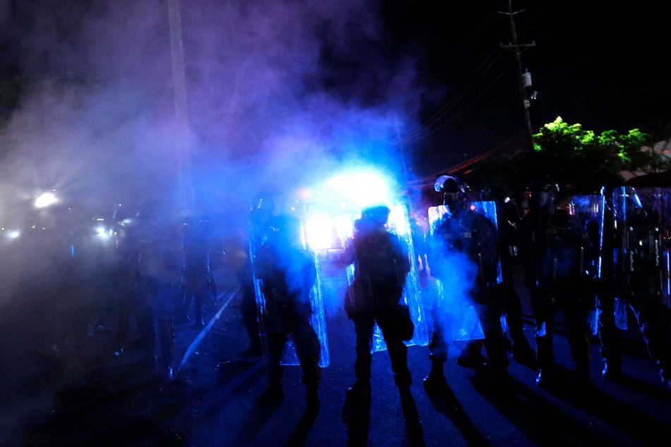 Newark imposes curfew amid escalating protests outside ICE detention center