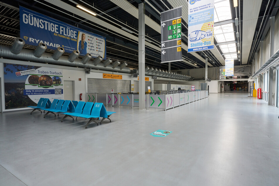 Das Passagierterminal des Flughafens Hahn ist menschenleer. Bald schon können sich hier Reisende auf das Coronavirus testen lassen.