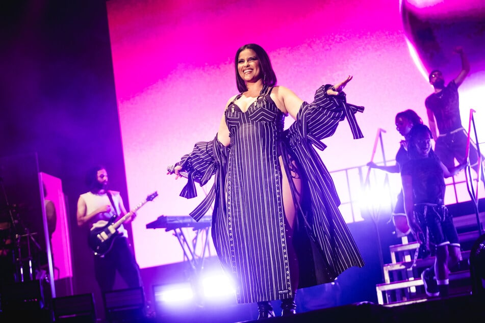 Nelly Furtado zeigte sich am Mittwochabend gut gelaunt und strotzte nur so vor Selbstbewusstsein.