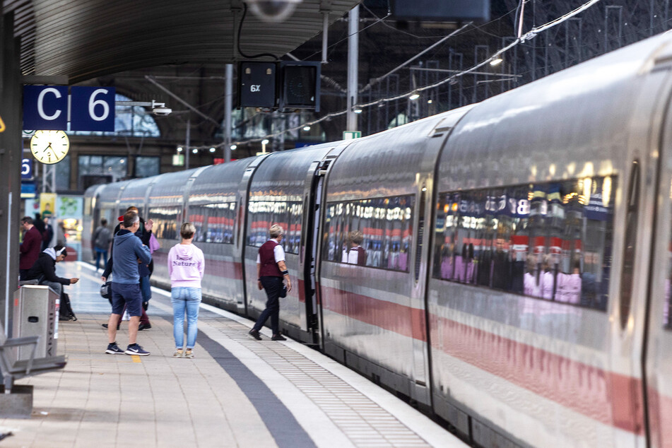 Falls die Deutsche Bahn über Weihnachten bestreikt wird: Diesen Notfallplan fährt die Bahn!