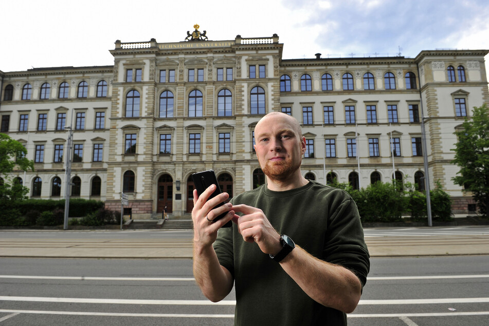 Medieninformatiker Stefan Kahl (35) von der TU Chemnitz kann die neue Handy-Schnittstelle fachlich einordnen.