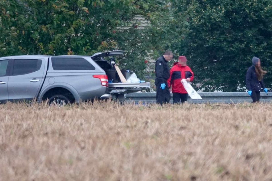 Kopflose Leiche auf Feld entdeckt: Polizei sucht mit Drohne nach Schädel!