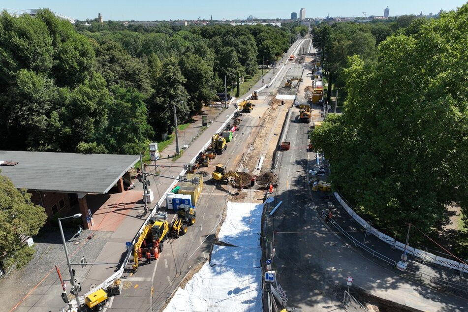 Die Erneuerung der Zeppelinbrücke geht voran.